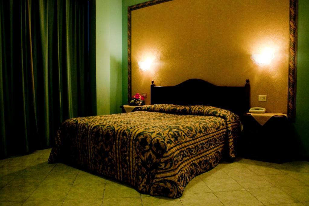 Hotel Michelangelo Rezzato Bagian luar foto
