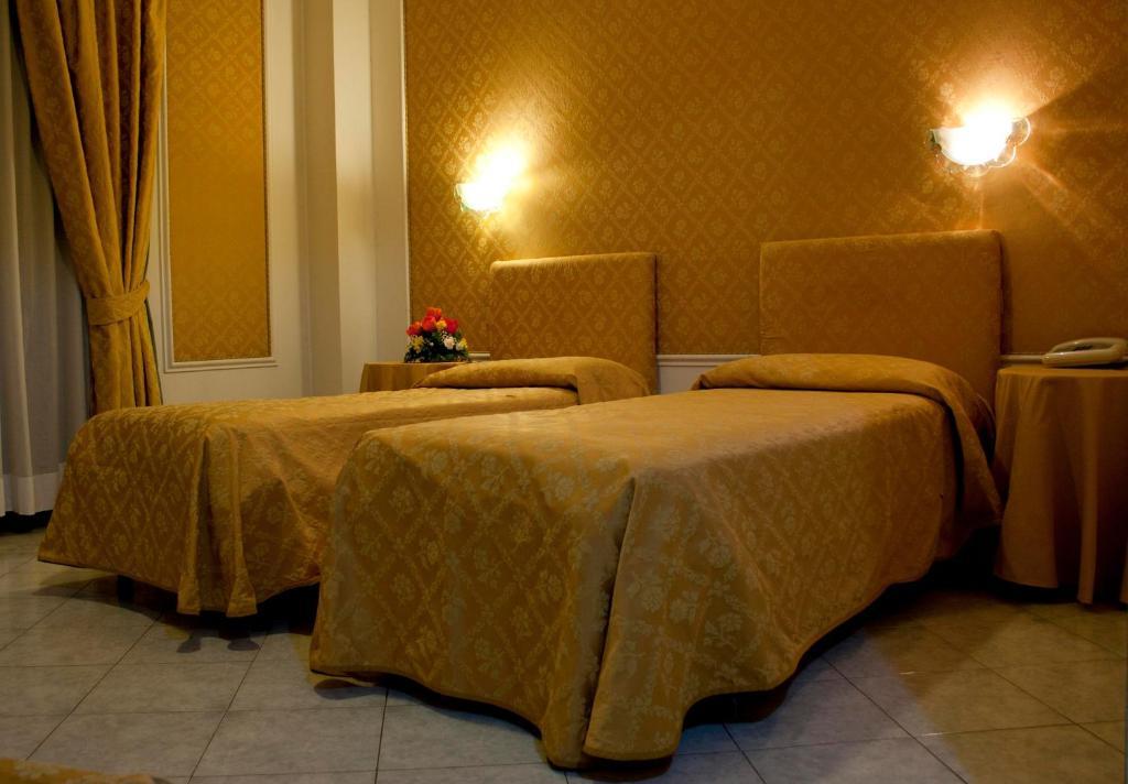 Hotel Michelangelo Rezzato Bagian luar foto