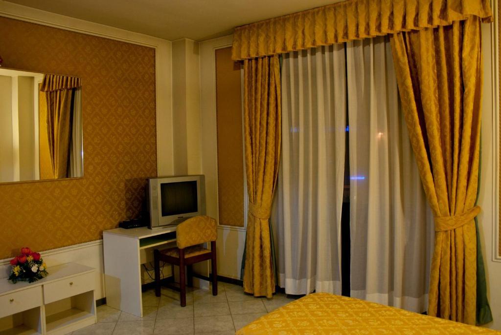 Hotel Michelangelo Rezzato Bagian luar foto
