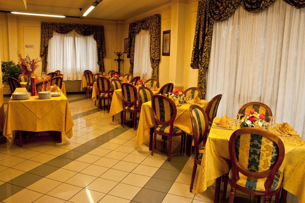 Hotel Michelangelo Rezzato Bagian luar foto